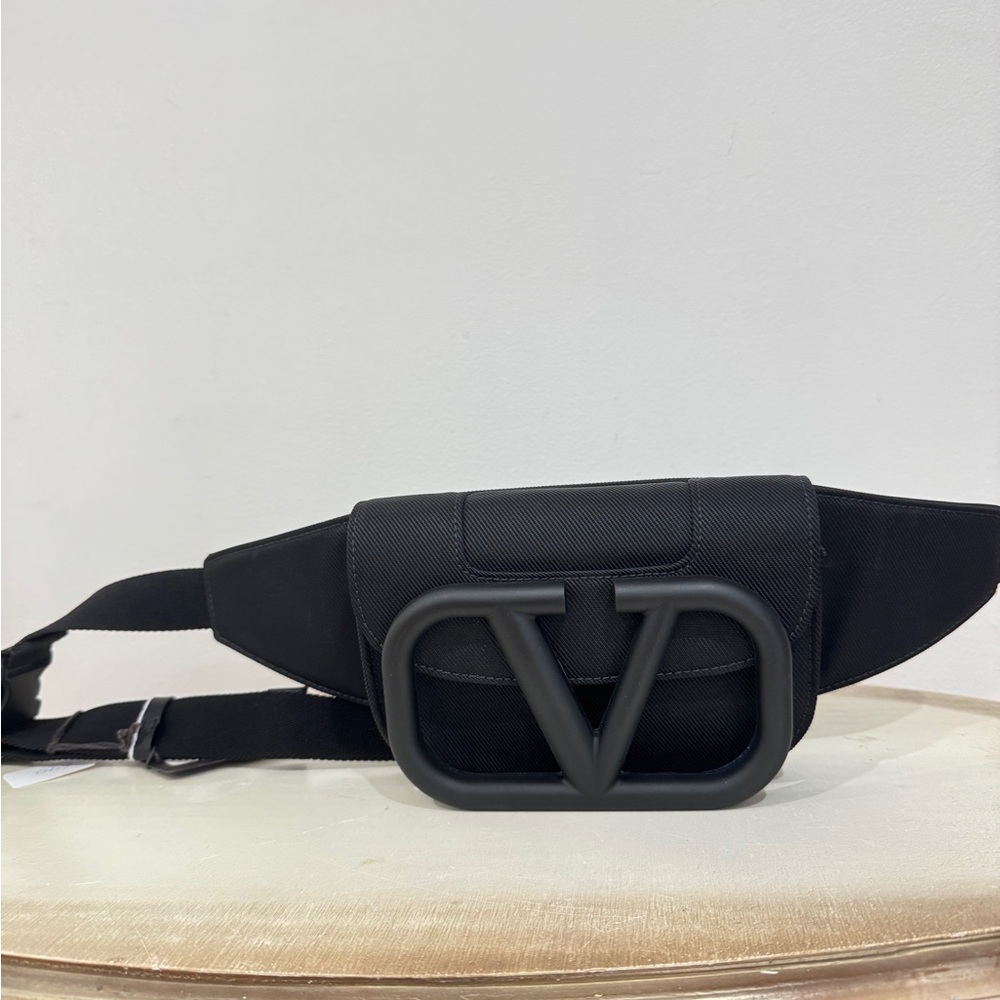 Valentino belt bag NEW comes